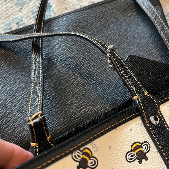 Coach Reversible City Tote Black & Bee Print 🐝 - Picture 14 of 17